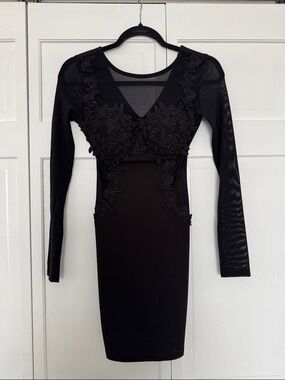 Windsor Black Long-Sleeve Lace Applique Bodycon Dress